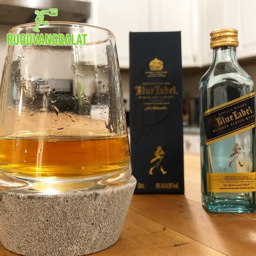 Hướng dẫn kết hợp ẩm thực và phục vụ rượu Johnny Walker Blue Label Mini