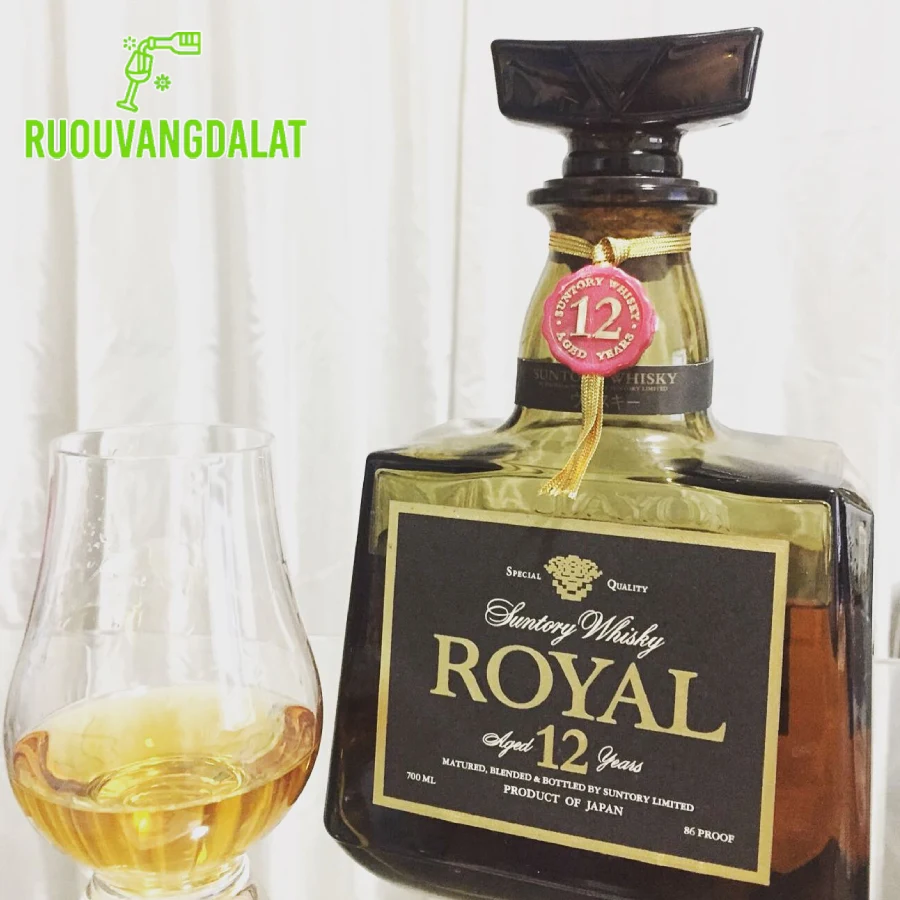 So sánh rượu Suntory Whisky Royal 12 Years và Suntory Hibiki 12 Years